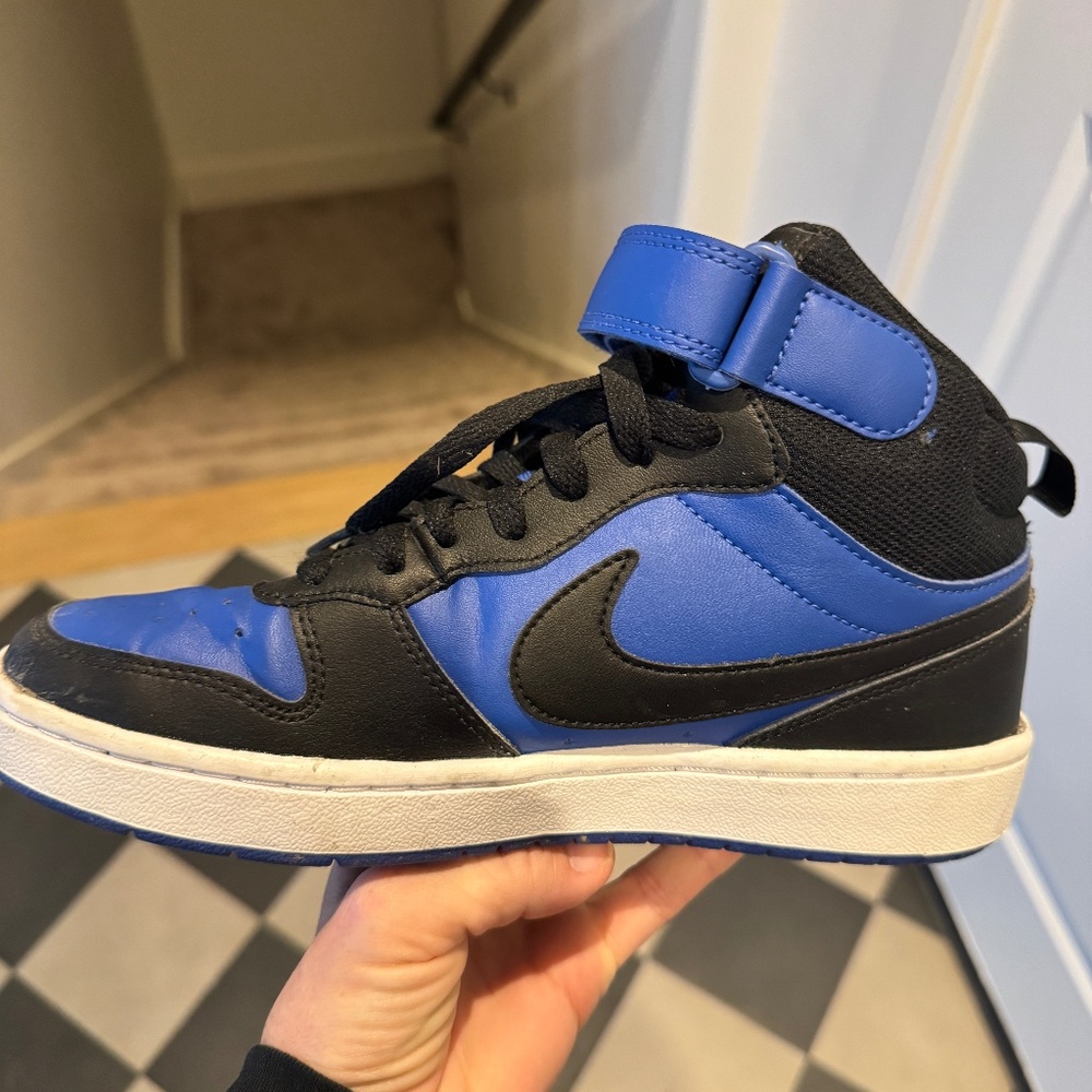 Nike Court Borough Mid 2